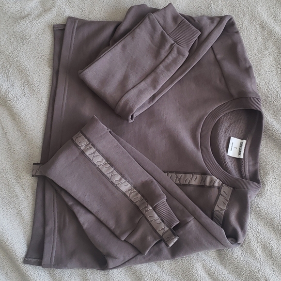 Gymshark 24/7 cropped sweater - Picture 2 of 2